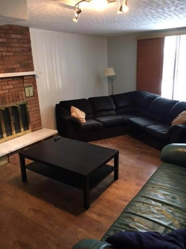 Others 4, Very Large & Welcoming London Bungalow, Middlesex