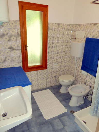 Bathroom 3, Lignano Riviera con 3 camere e giardino, Udine