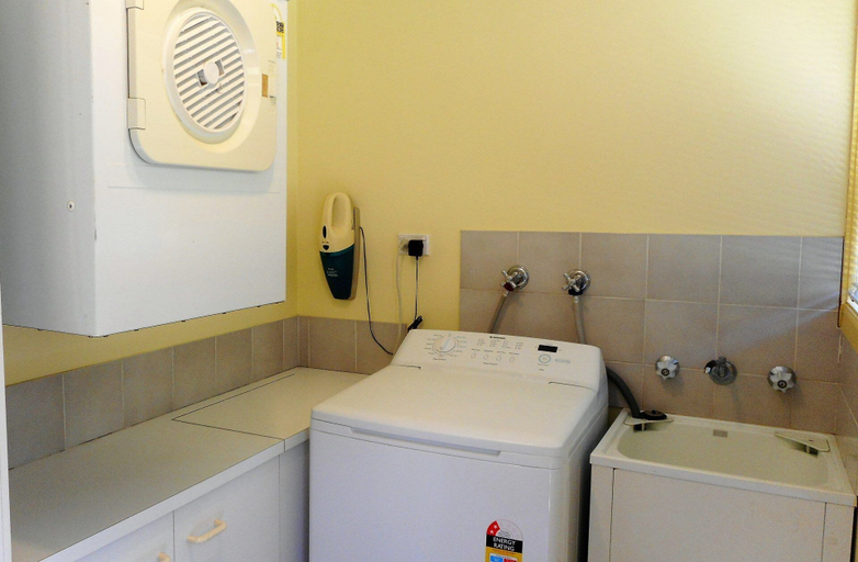 Bathroom 4, Lees By The Sea at South West Rocks, Kempsey