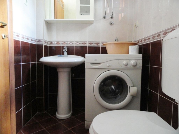 Bathroom, Studio Beta
