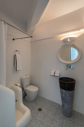 Bathroom 3, Little Blue, South Aegean