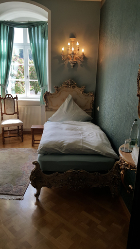 Bedroom 1, Schloss Sennfeld, Neckar-Odenwald-Kreis