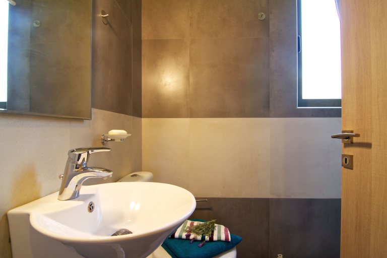 Bathroom 4, Villa Elia, Crete