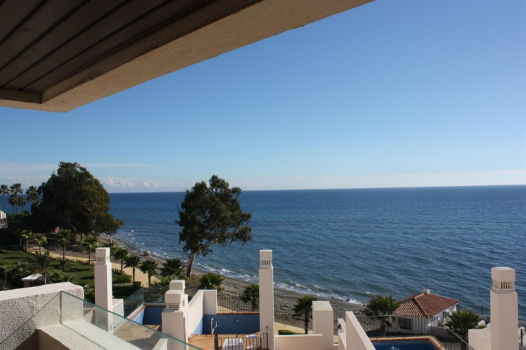 Others 4, Two-Bedroom Beach Apartment, Málaga