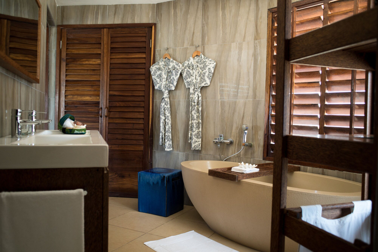 Bathroom, Coral Lodge Mozambique, Mossuril