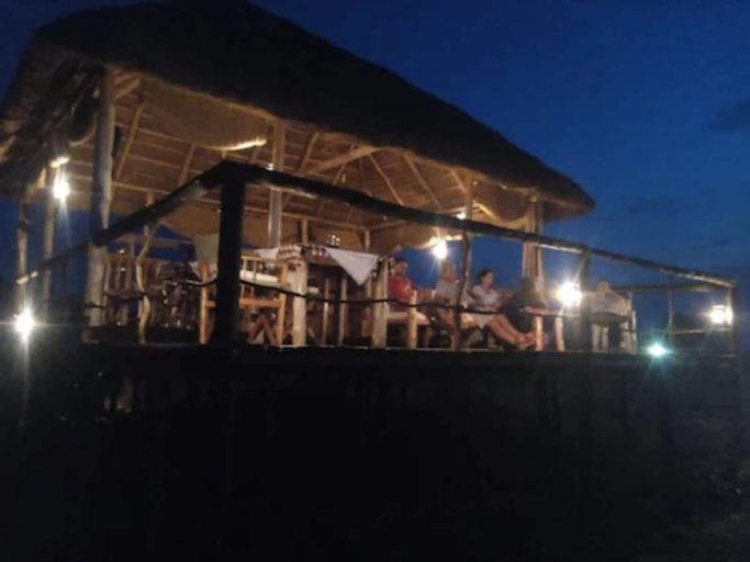 Food & Drinks