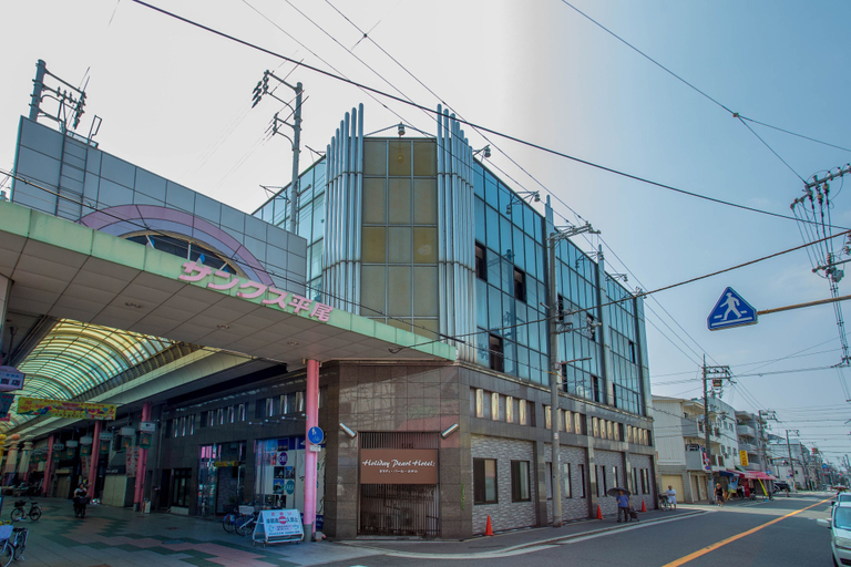 Exterior & Views