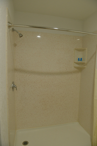 Bathroom 4, Rodeway Inn & Suites Winter Haven Chain Of Lakes, Polk