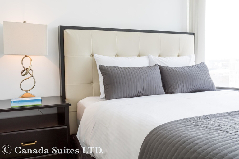 Canada Suites - 832 Bay St., Toronto