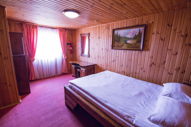 Bedroom 2, Versal Hotel Complex, Vinnyts'ka