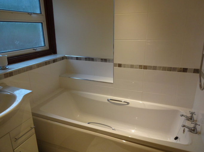 Bathroom 4, Hillside, Highland