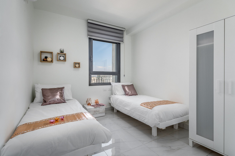 Bedroom 4, Even Israel Apartments