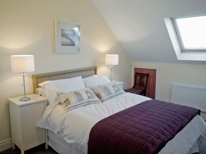 Bedroom 2, Cnocan Na Cuaigh Carraroe