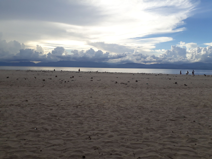Others 3, Magic's Place, Moalboal