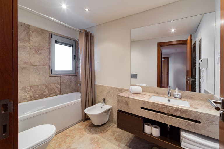 Bathroom 4, Oriente 25 Apartments by APT IIN - Parque das Nações, Lisbon