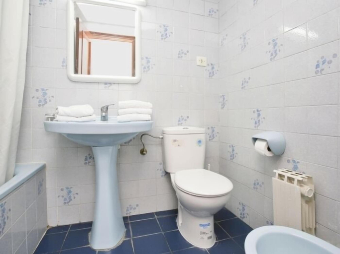 Bathroom, Apartamentos Sol de España 46, Tarragona