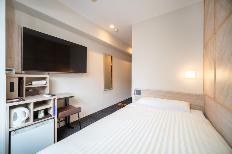 Bedroom 3, Super Hotel Kobe, Kobe