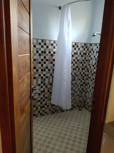 Bathroom 3, Martin's Guest House, Gianyar