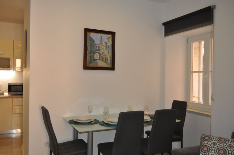 Others 4, Apartment Nana, Piran