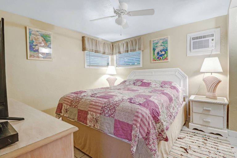 Bedroom 3, 1321 Santos Rd 102, Lee