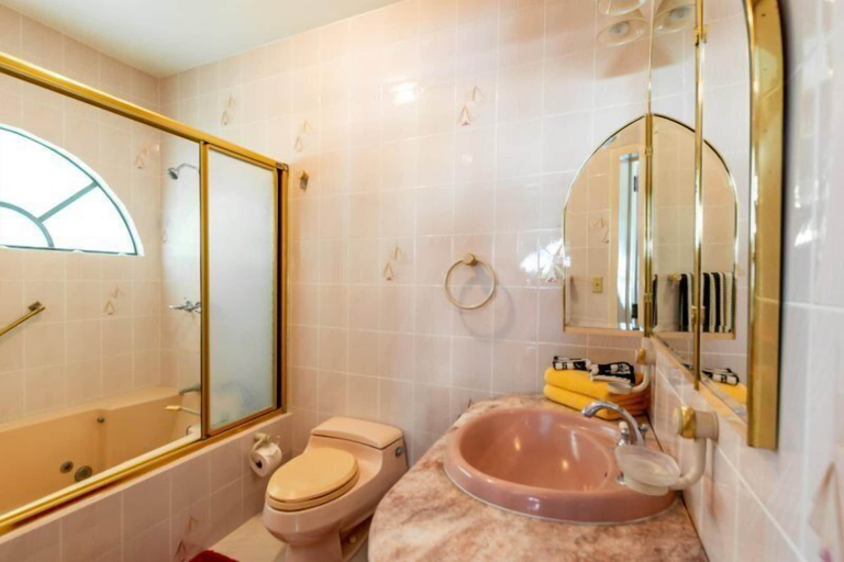 Bathroom 4, Villa Daiquiri, Carrillo