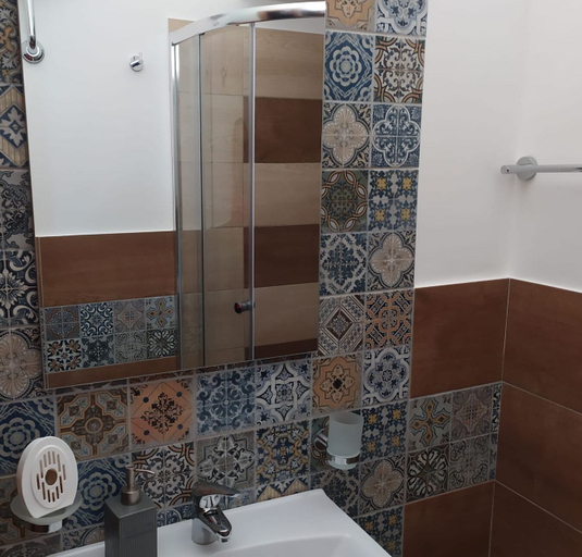 Bathroom 5, Stone House, Palermo