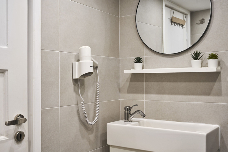 Bathroom 4, Mykonos City Maisonette, South Aegean