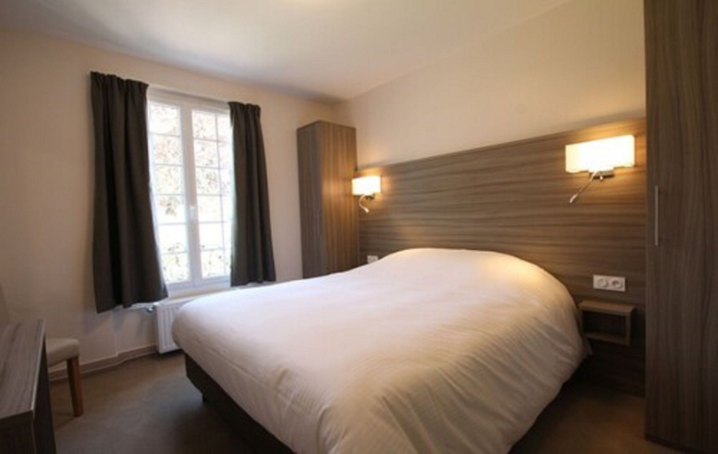 Bedroom 2, Hotel Les Champs, Orne