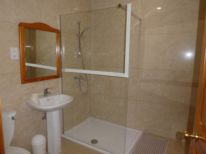 Bathroom 4, San Antonio Guest House