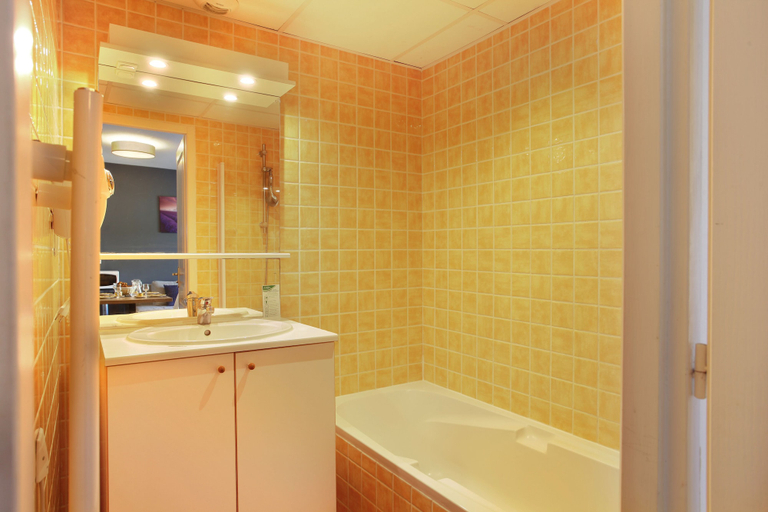 Bathroom 4, Résidence Odalys La Licorne de Haute Provence, Alpes-de-Haute-Provence