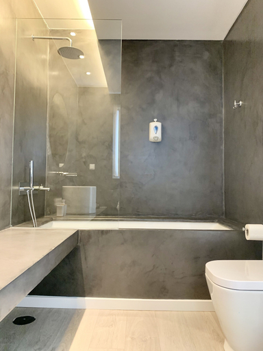 Bathroom 4, Home Out City House, Lisbon