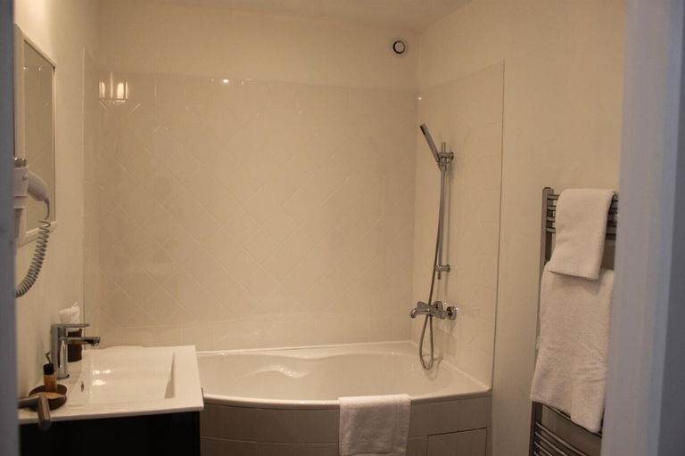 Bathroom 5, Maison Charles Maurice, Charente