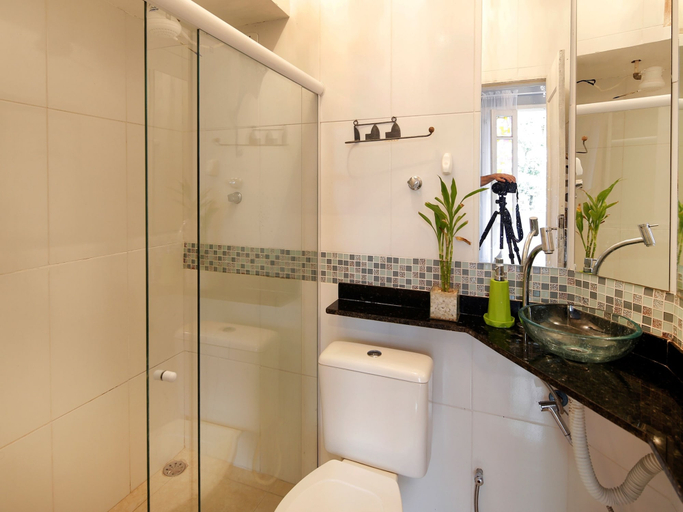Bathroom, Rio Rentals 021 - U001 Apto aconchegante, Rio de Janeiro