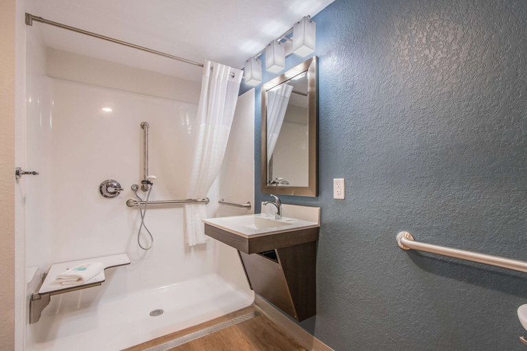 Bathroom 4, WoodSpring Suites Doral Miami Airport, Miami-Dade