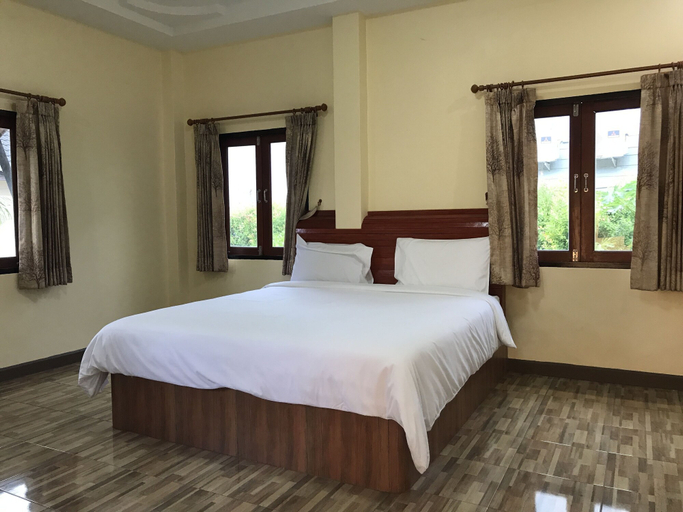 Bedroom 2, Baan Mek Lom, Thai Mueang