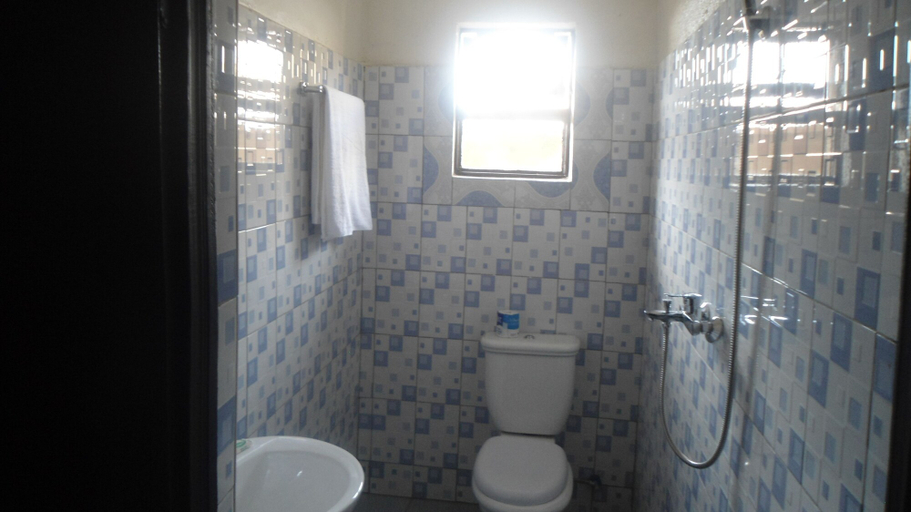 Bathroom 2, Airport Inn Motel, Gasabo