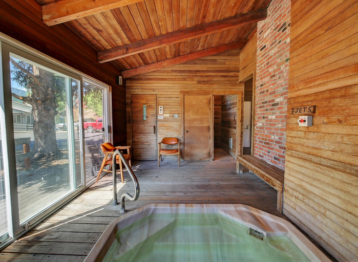 Sport & Beauty 1, Idle A While Cabins, Okanogan