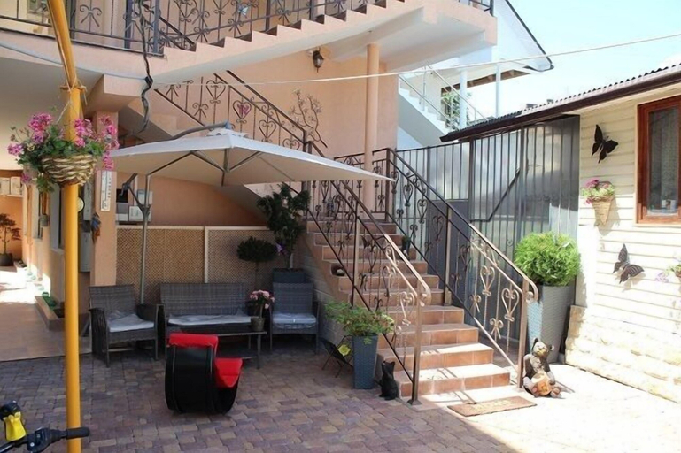 Exterior & Views 2, V Gostyah U Julii Guest House, Sochi gorsovet