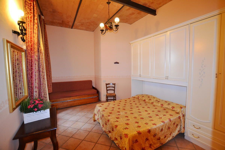 Bedroom 2, Villa Bolgherello, Livorno