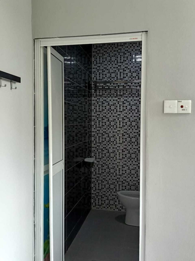 Bathroom 5, Oyasumi Hotel, Kulim
