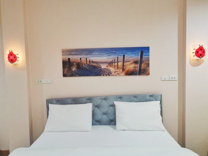 Bedroom 2, Pratubjai Hotel, Sattahip