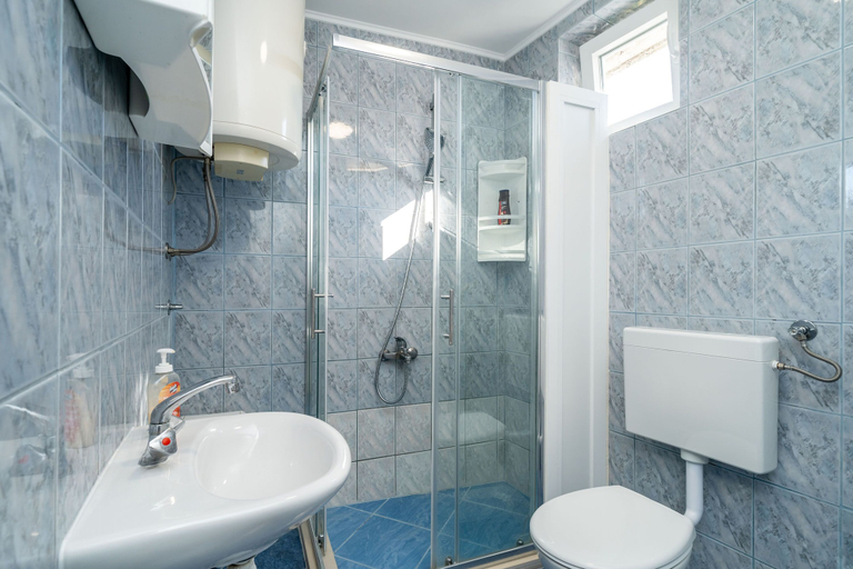Bathroom 2, Apartment & Rooms Alan, Dubrovnik