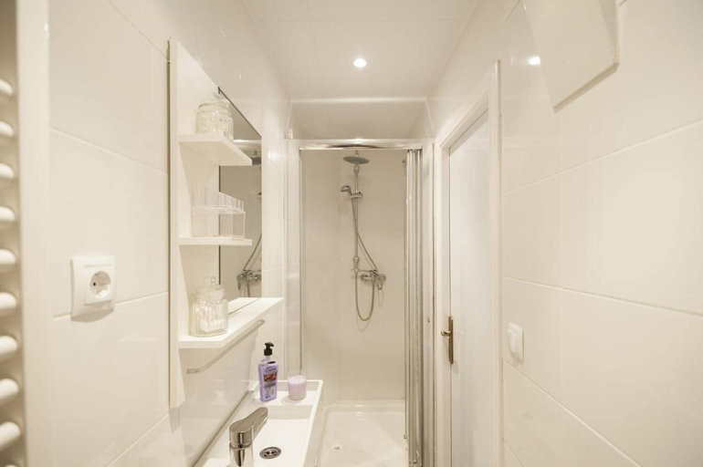 Bathroom 2, Cosy Apartment Fira Barcelona, Barcelona
