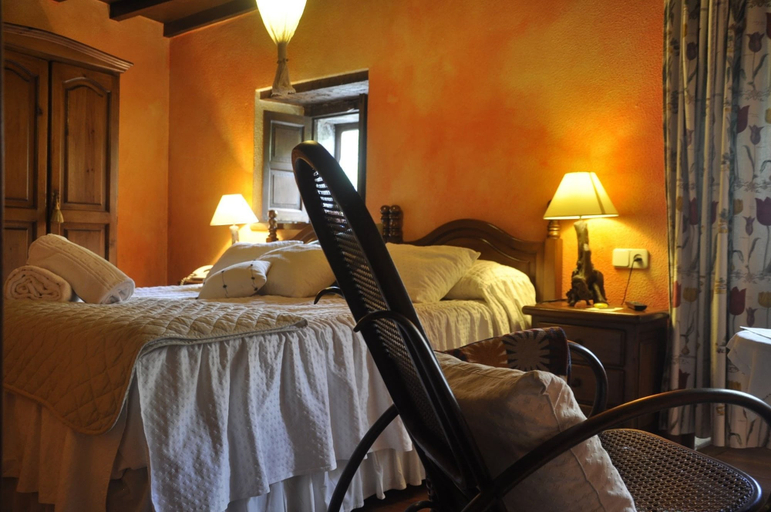 Bedroom 3, Hotel Peñalba, Asturias