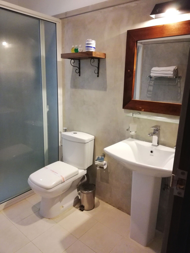 Bathroom 3, Nildiyamankada Safari Lodge, Embilipitiya