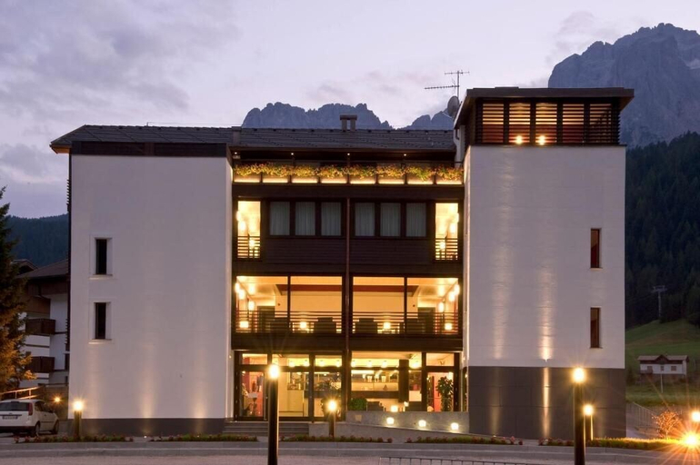 Exterior & Views 2, Active Hotel La Torre, Belluno