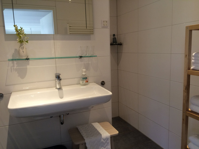 Bathroom 3, Lelymare Logies, Lelystad