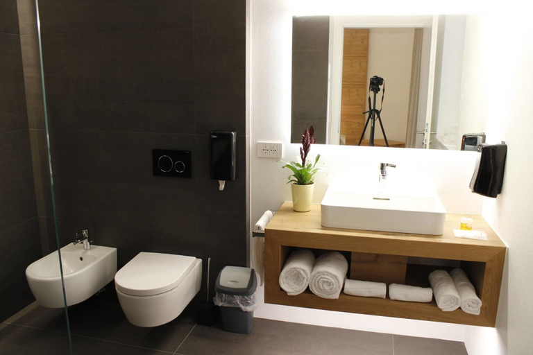 Bathroom, Hotel Ristorante-Pizzeria Al Cervo, Bolzano