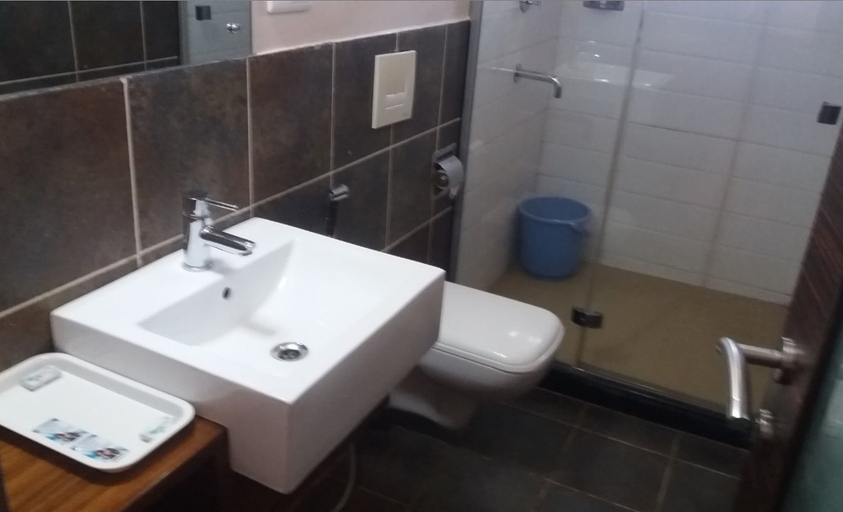 Bathroom 3, Gold Coast Beach Resort, Puri