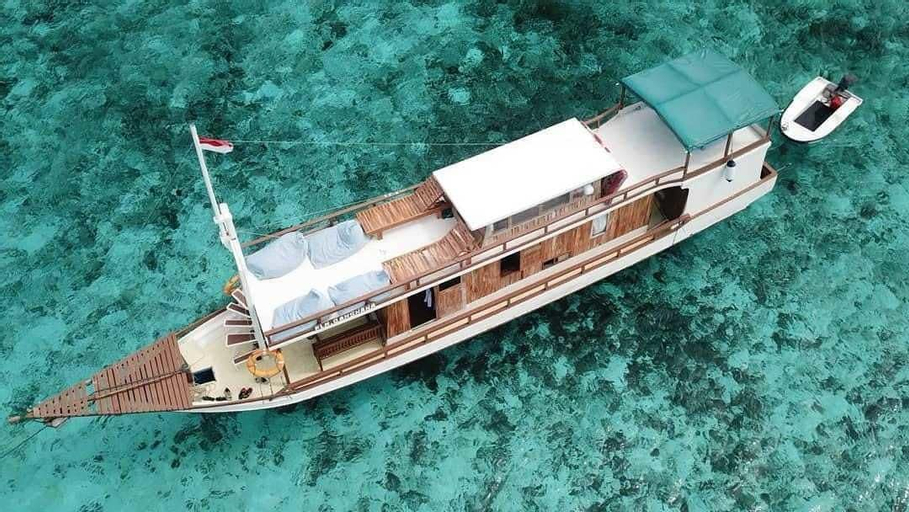 Regina Liveaboard, West Manggarai